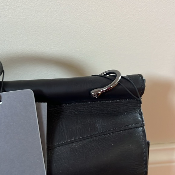 Kenneth Cole Reaction Briefcase - Picture 4 of 17